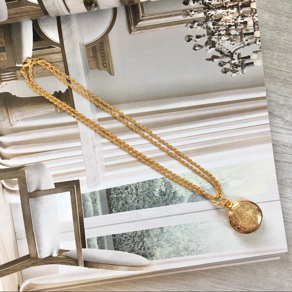Nancy & Rise Vintage Locket Pendant Necklace